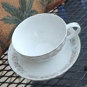 Tea House 🌹 🍵 and Saucer Set